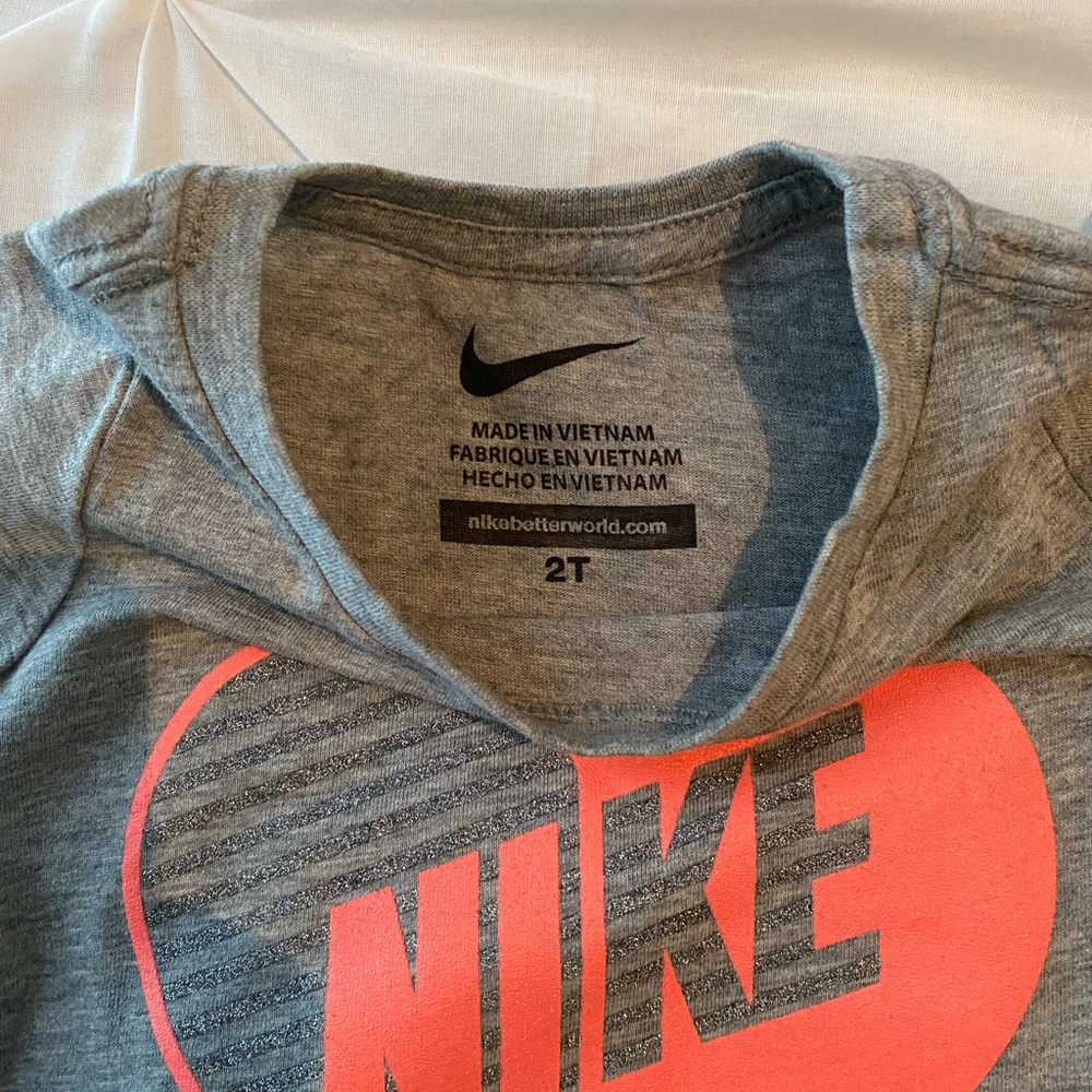 NWT Nike toddler girls T-shirt